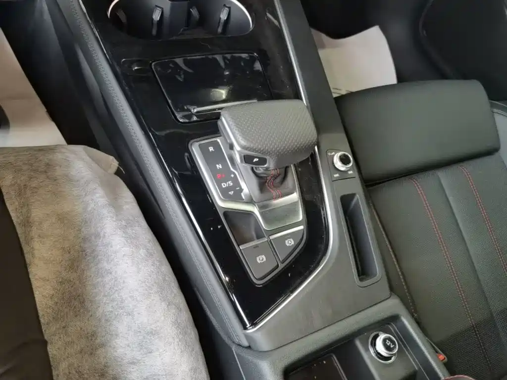 Audi A4L 2026 2025 2 Million Celebration Edition 40 TFSI Luxury Dynamic