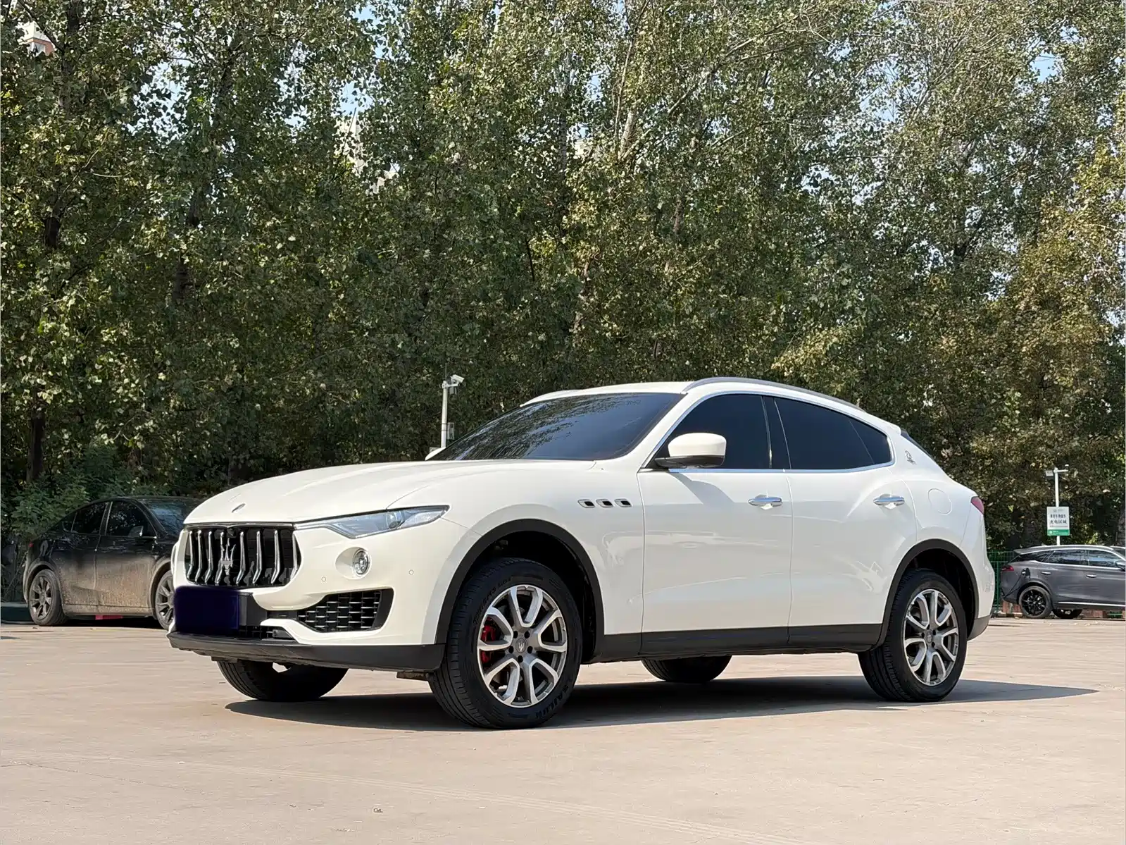 Фото 1 - Maserati Levante