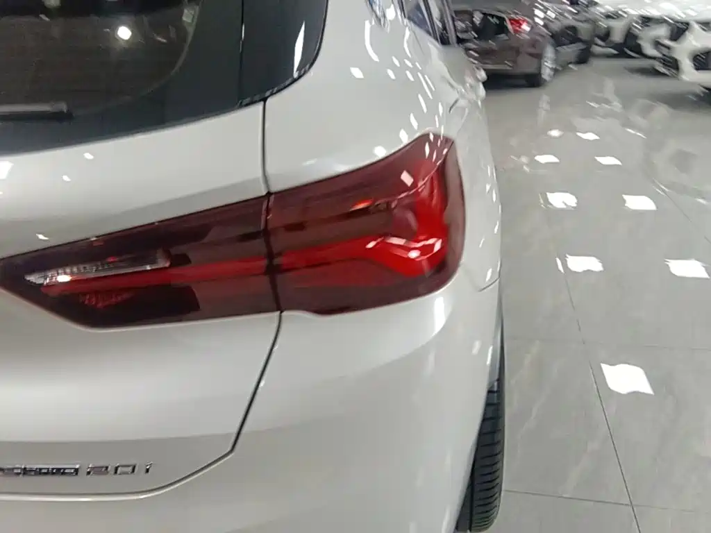 Photo 8 - BMW X2