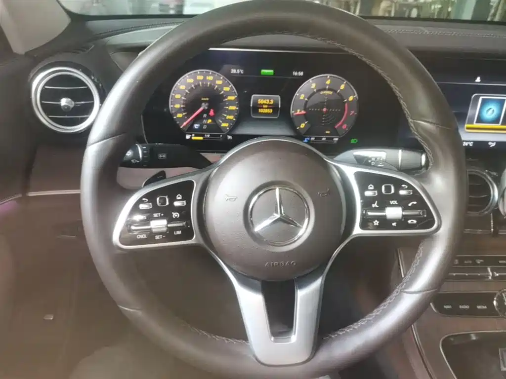 Mercedes-Benz E-Class 2020 Facelift E 260 L фото 11