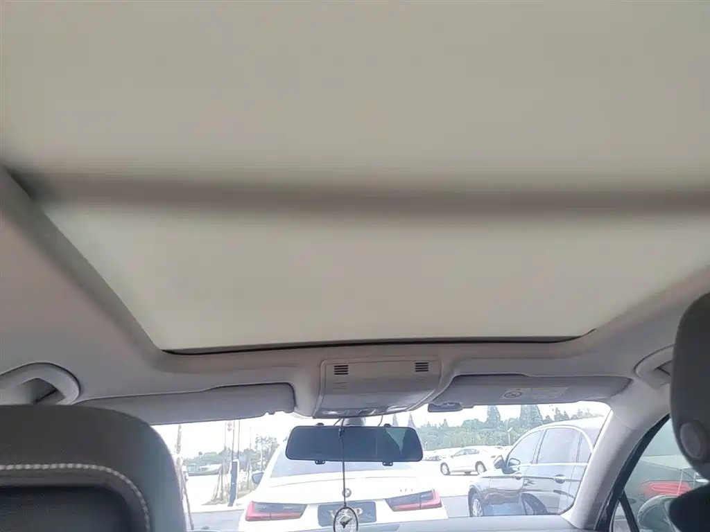 Volkswagen Magotan 2020 330TSI DSG Leading фото 18