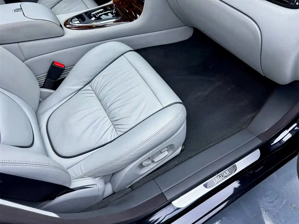Jaguar XJ 2005 Model XJ8L 4.2 фото 22