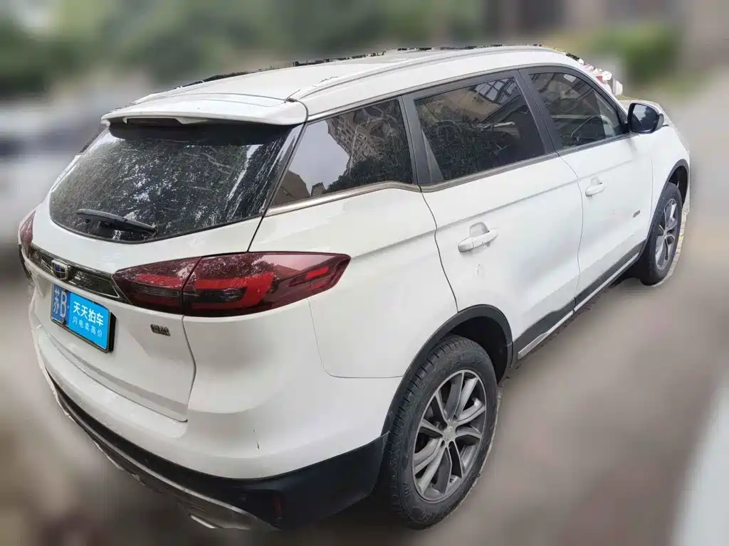 Фото 2 - Geely Atlas