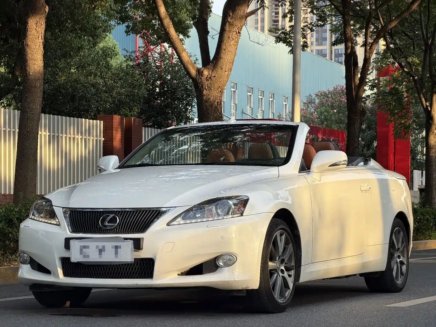 Фото 1 - Lexus IS