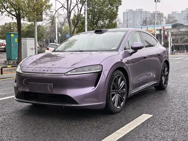 AITO WISDOM WORLD R7