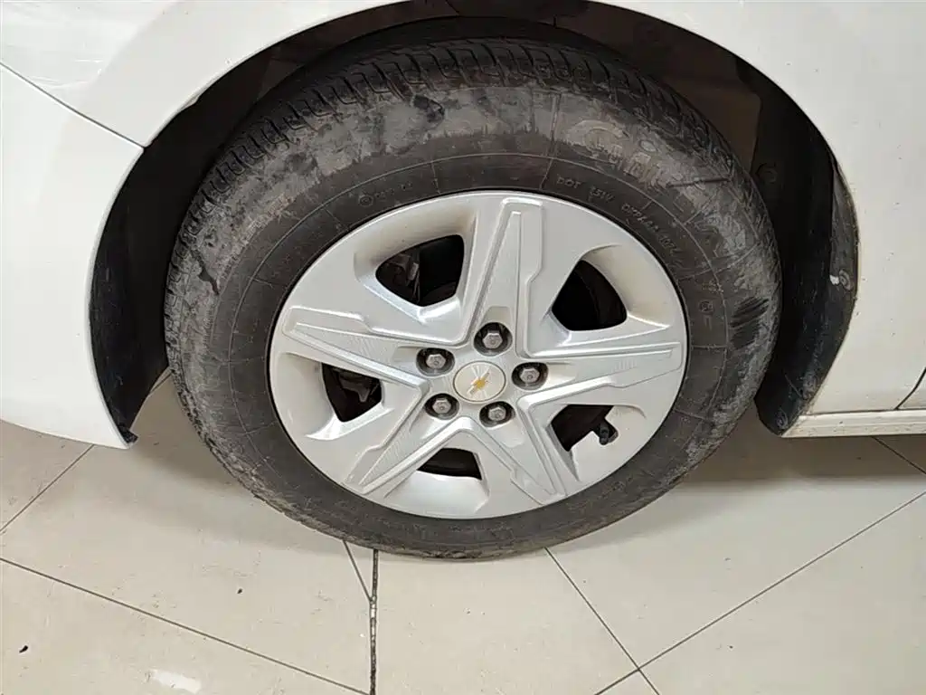 Chevrolet Cavalier 2016 1.5L Manual Enjoyment Edition фото 23