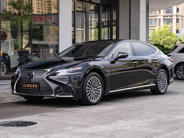 Lexus LS 2020 500h Excellence (China VI) — фото 1