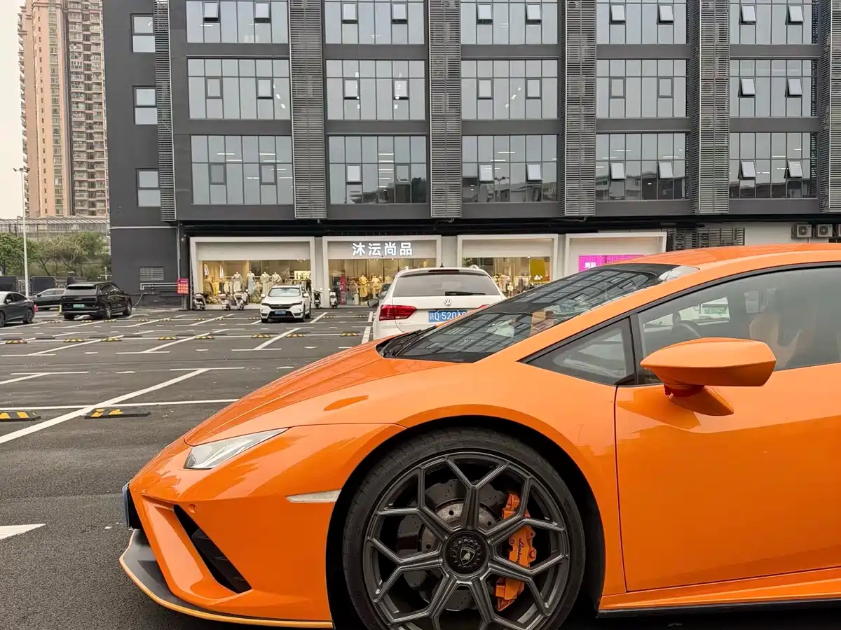 Lamborghini Huracán 2020 Huracán EVO RWD фото 3
