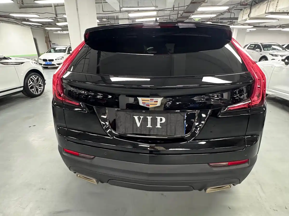 Photo 16 - Cadillac XT4