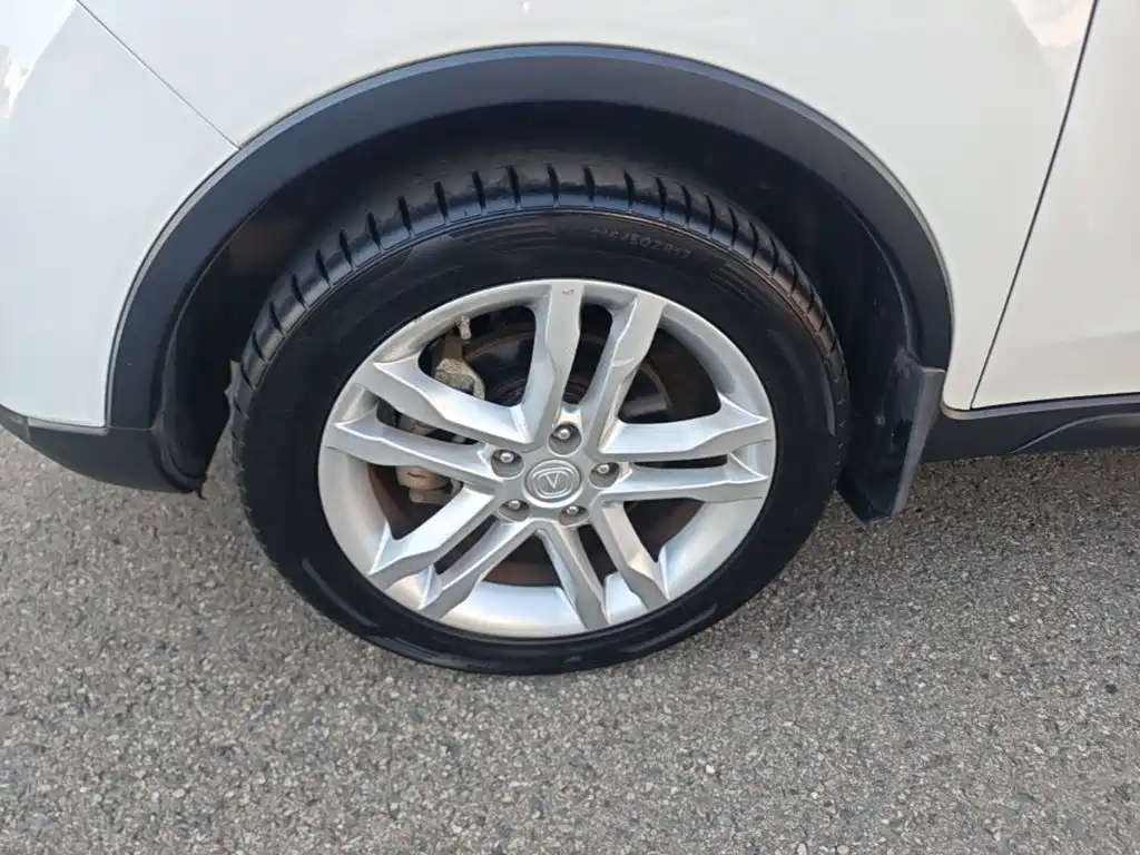 Фото 23 - Changan CS35