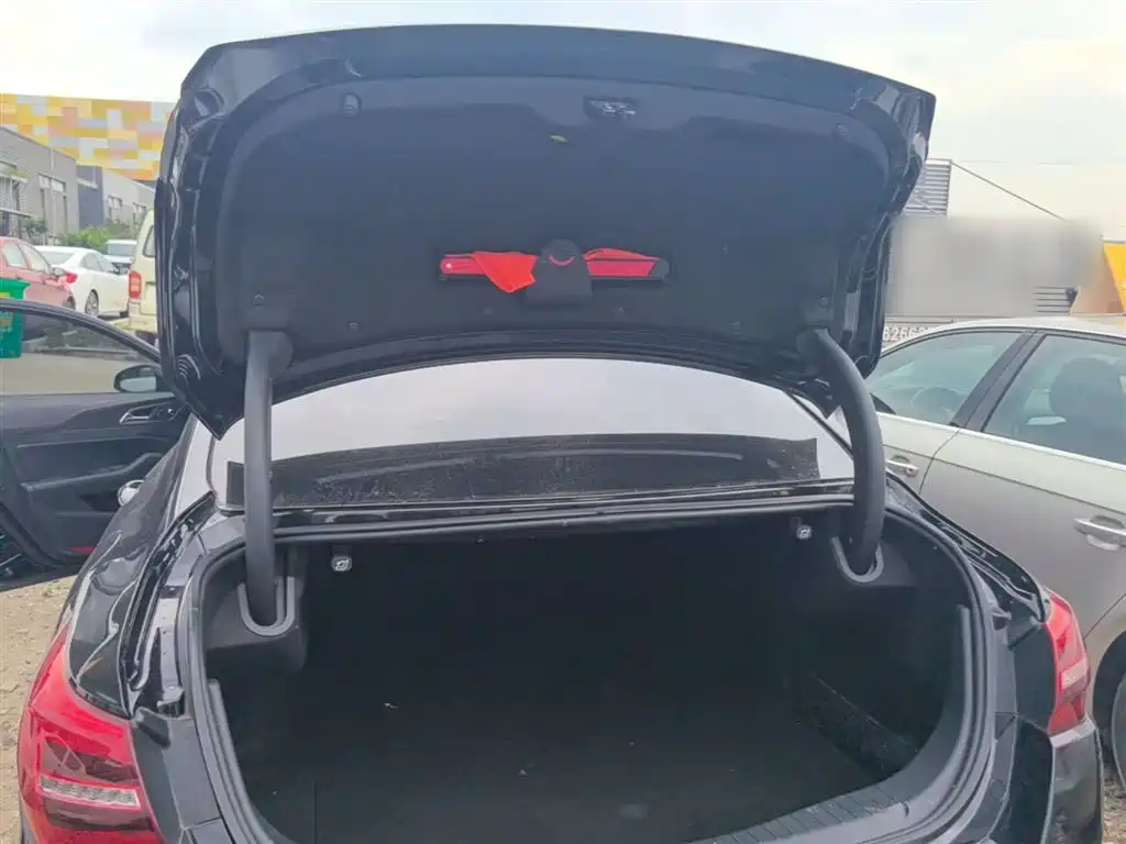 Hongqi H5 2020 1.5T DCT Qiyue Edition фото 19