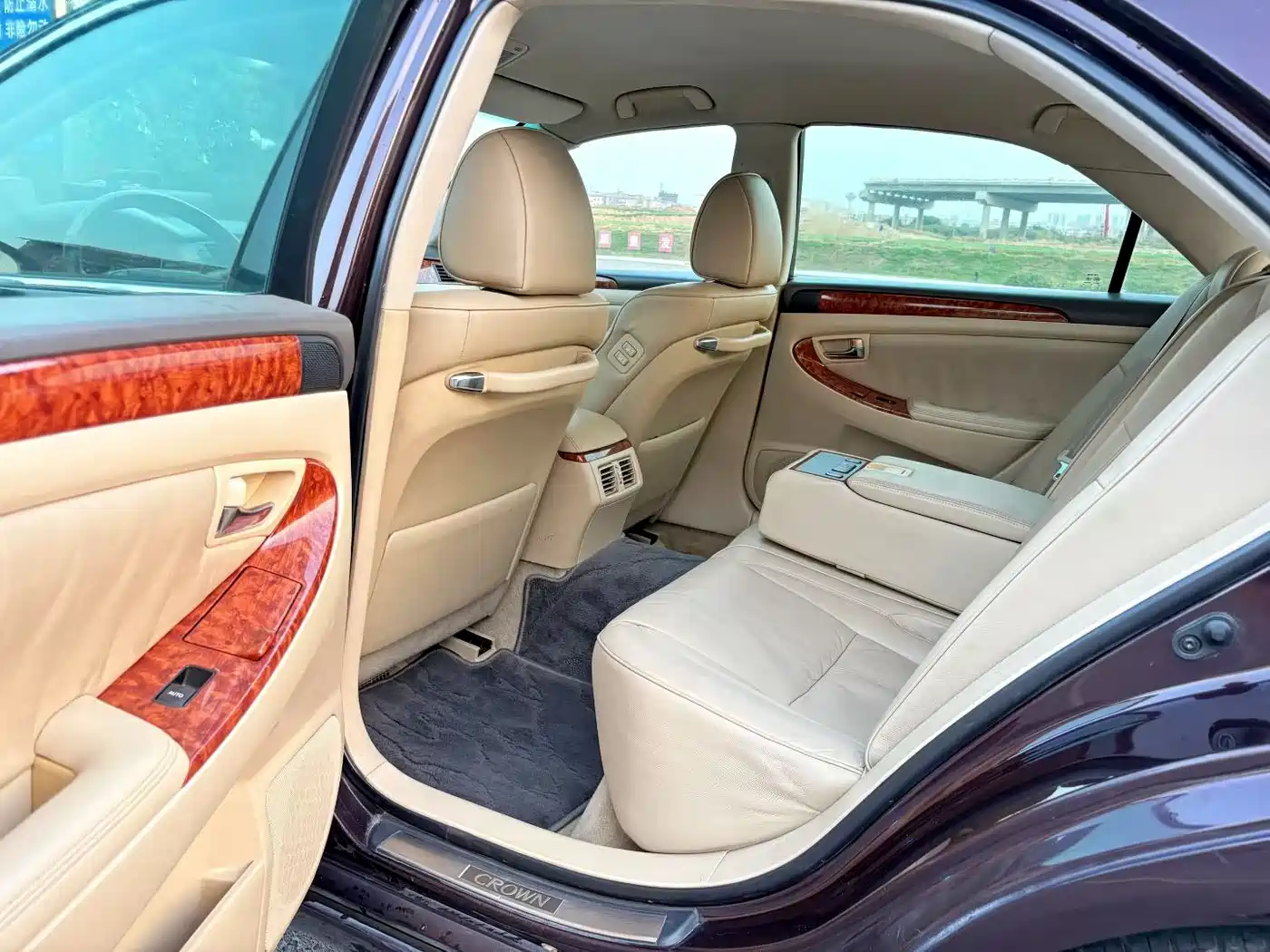 Toyota Crown 2006 2.5L Royal Leather Edition фото 8