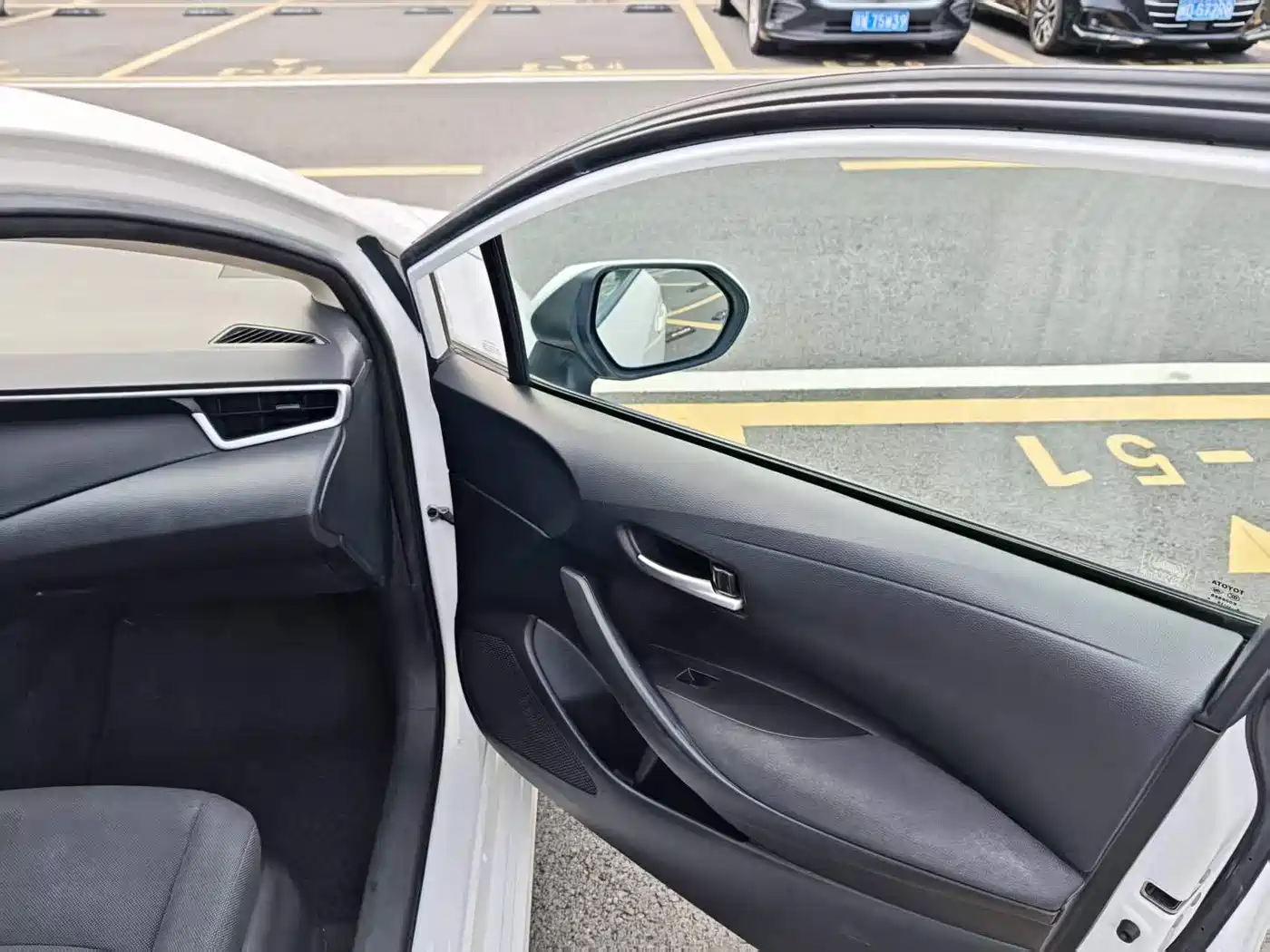 Toyota Corolla 2022 TNGA 1.5L CVT Pioneer Edition фото 15