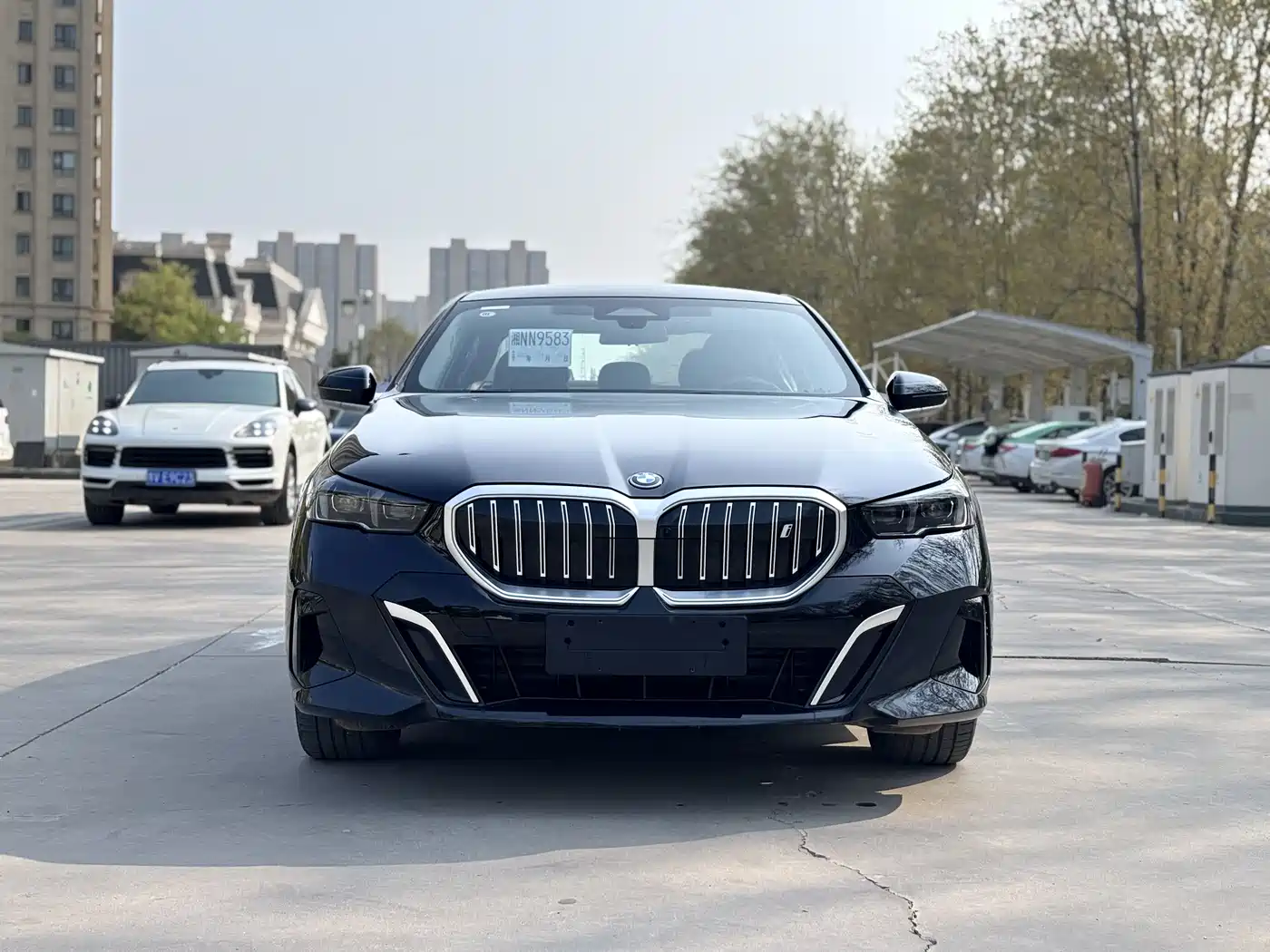 BMW I5