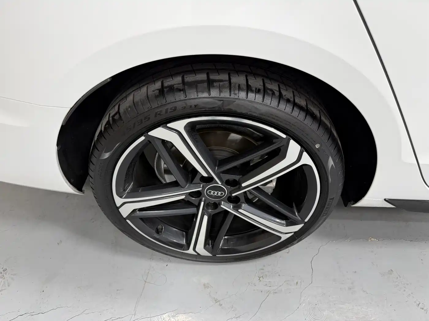 Audi A4L 2024 40 TFSI Luxury Dynamic фото 17