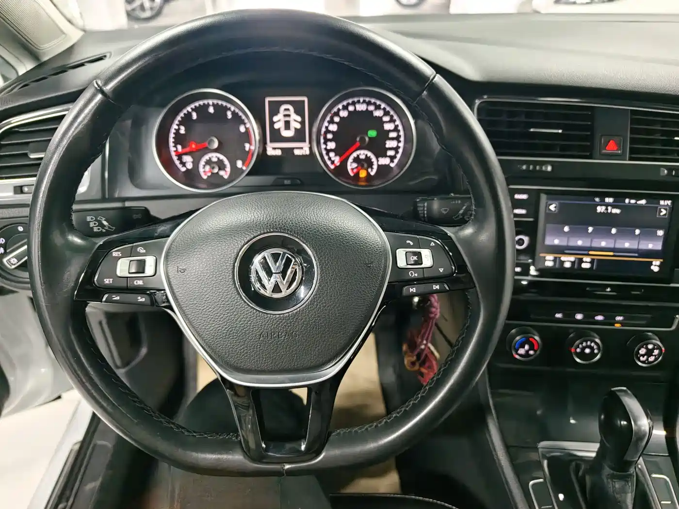 Volkswagen Golf 2018 1.6L Automatic Comfort фото 14