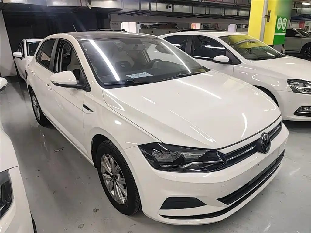Volkswagen Polo 2021 Plus 1.5L Automatic Colorful Tech Edition фото 4