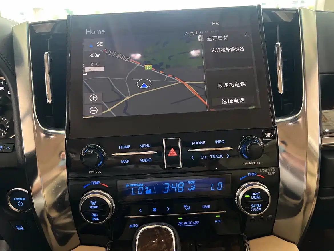 Toyota Alphard 2021 Hybrid 2.5L Luxury фото 24
