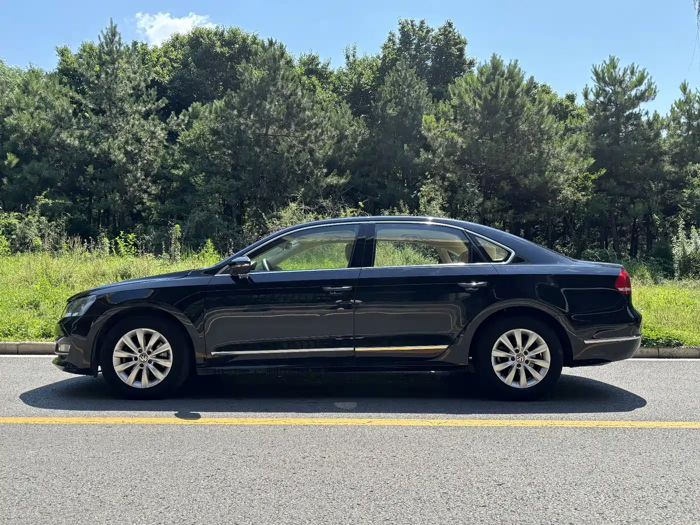 صورة 3 - Volkswagen Passat