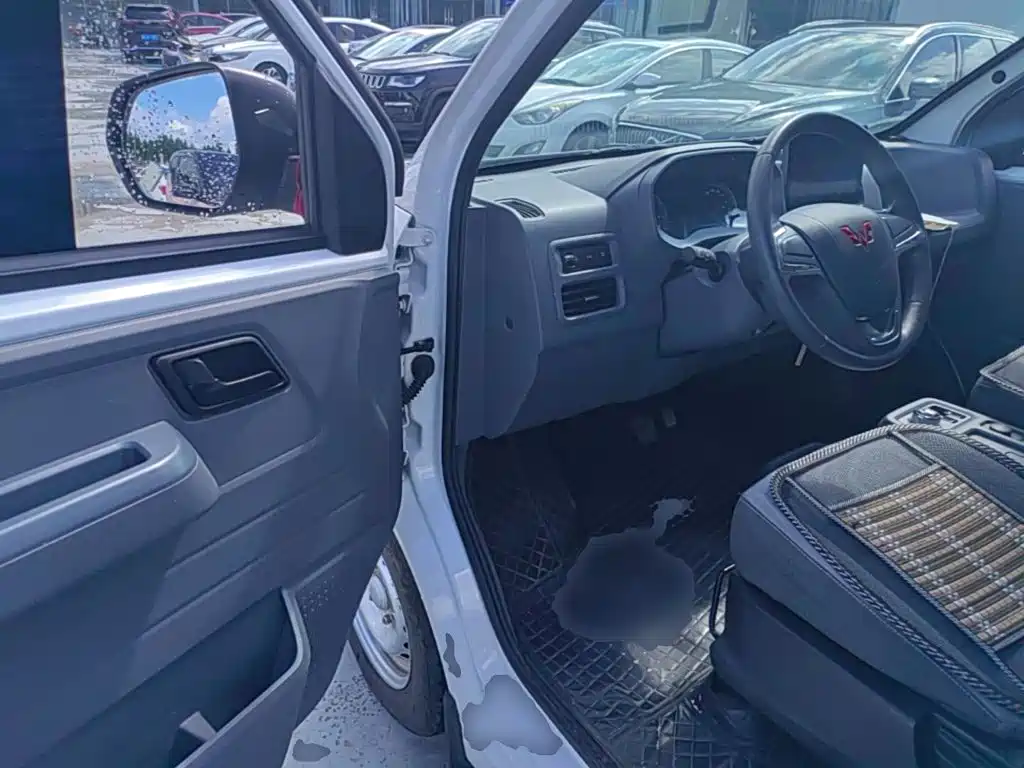 Wuling Motors Wuling Yangguang 2025 2025 400km Bus Comfort Edition