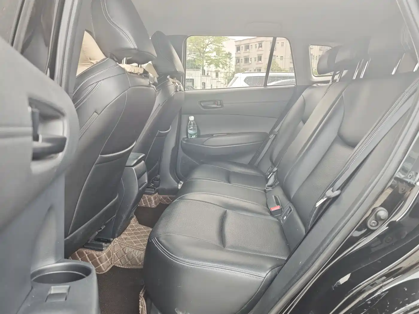 Toyota Frontlander 2023 2.0L CVT Elite Edition фото 11