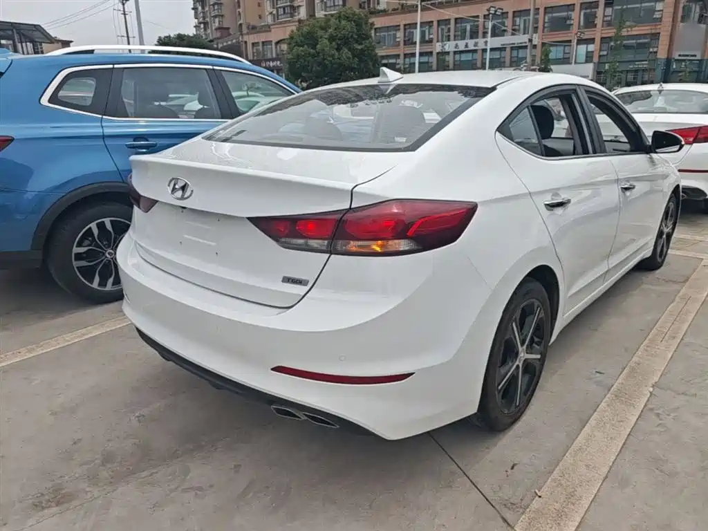 Hyundai Elantra 2018 1.4T DCT Dynamic·Vitality Model фото 7
