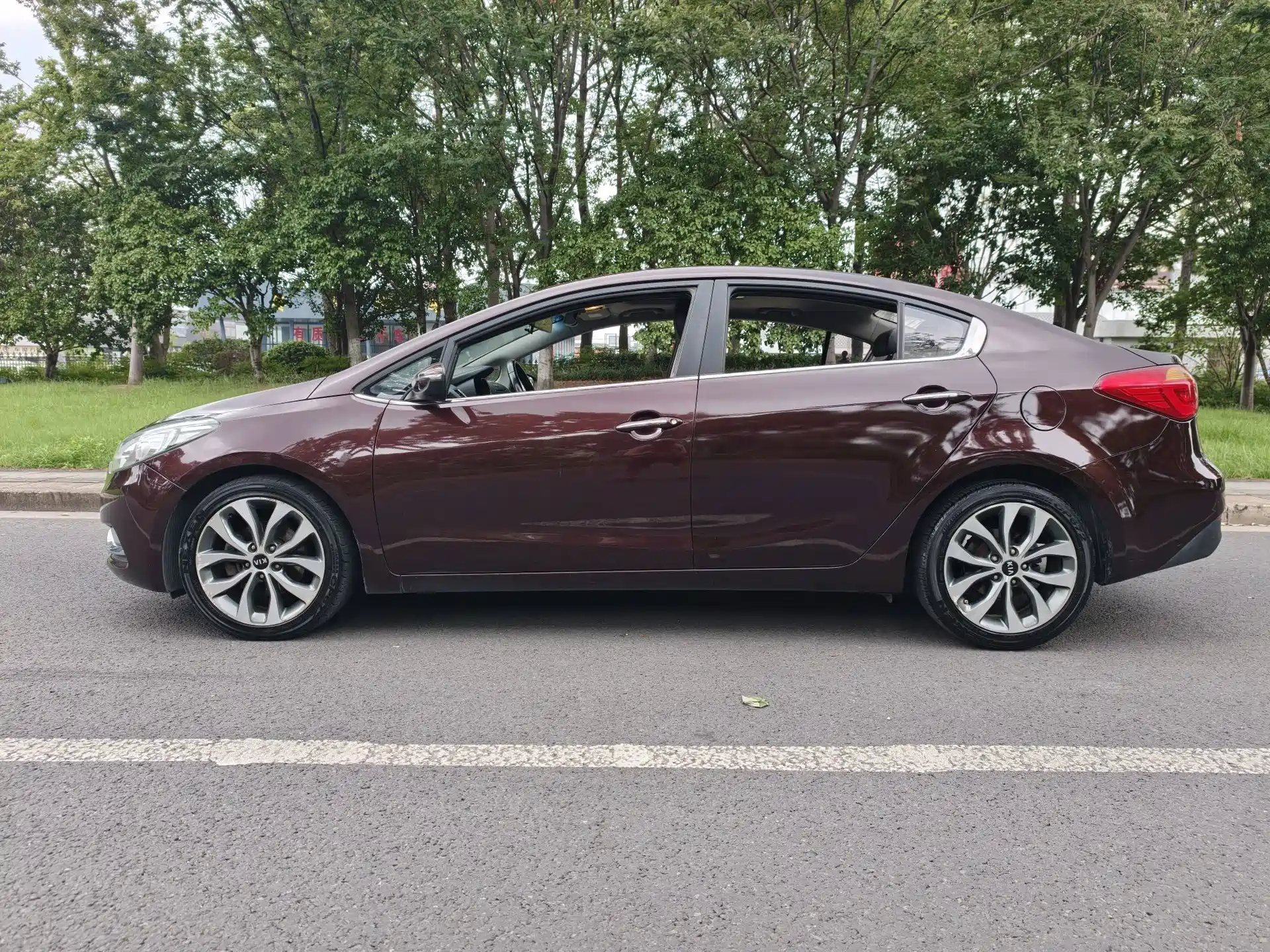 Photo 3 - Kia K3