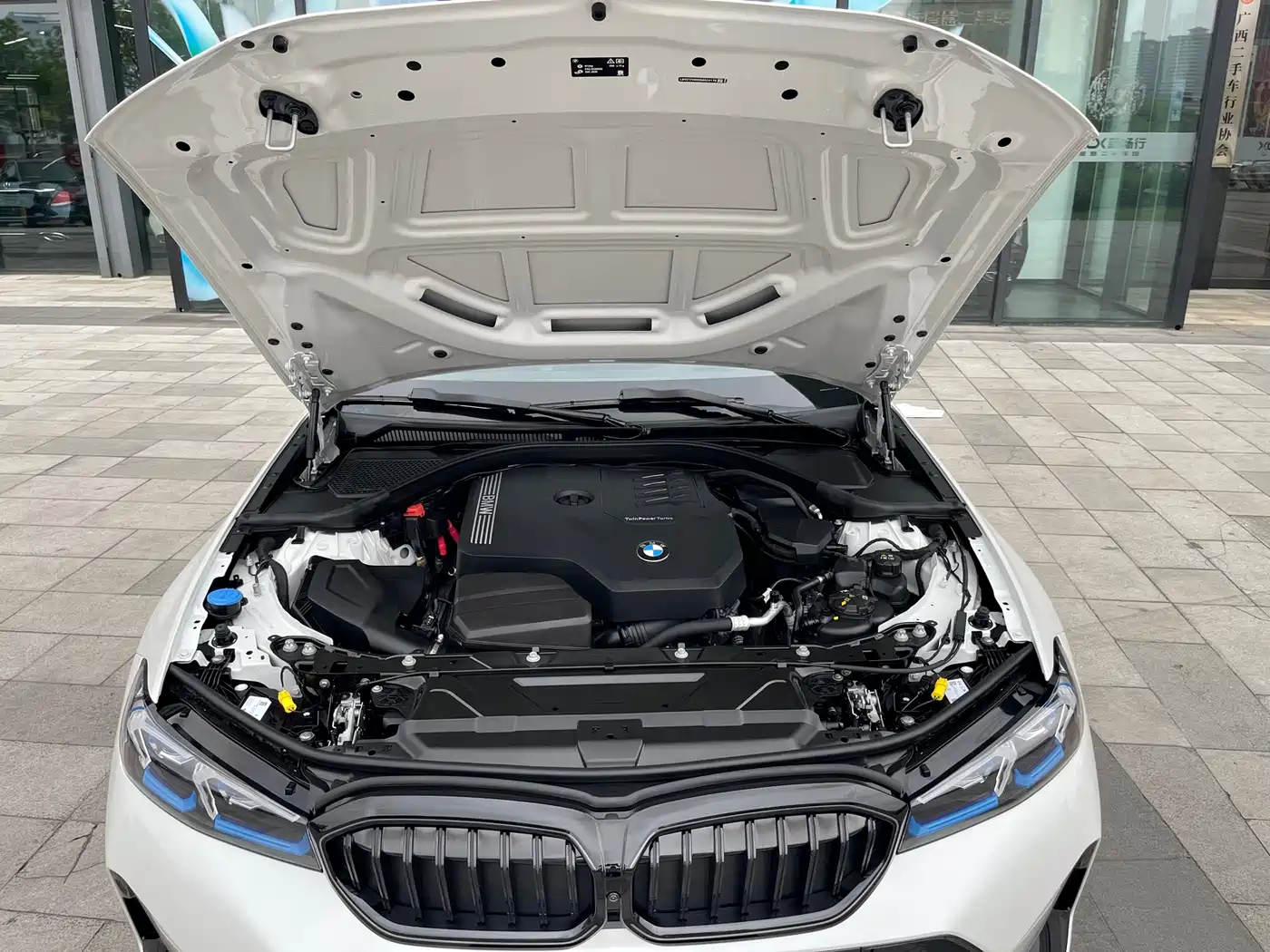 BMW 3 Series 2025 330Li Premium M Sport Night Edition фото 29