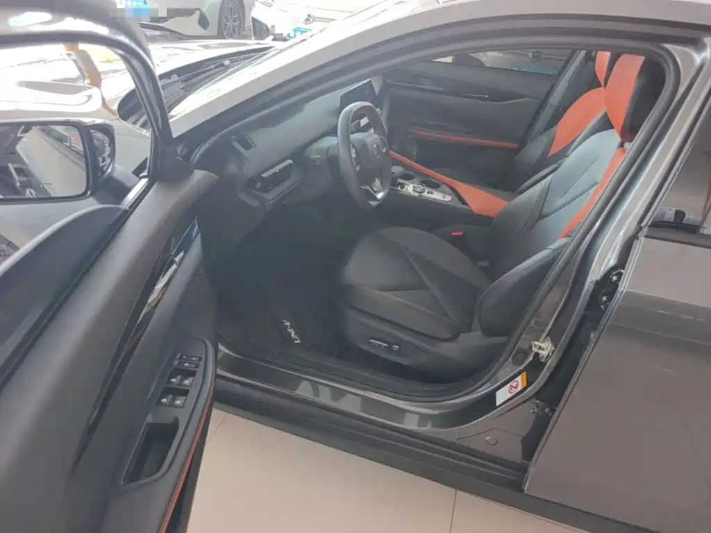 Changan UNI-V iDD 2023 2023 ZhiDian iDD 1.5T 113km Smart Fun Edition