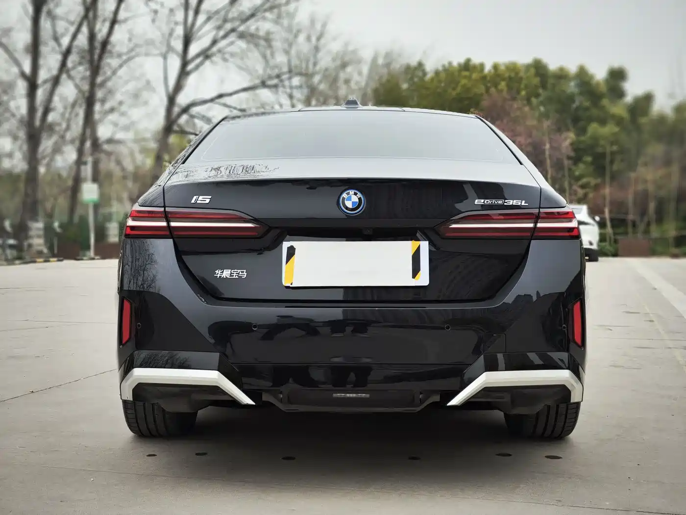 BMW I5