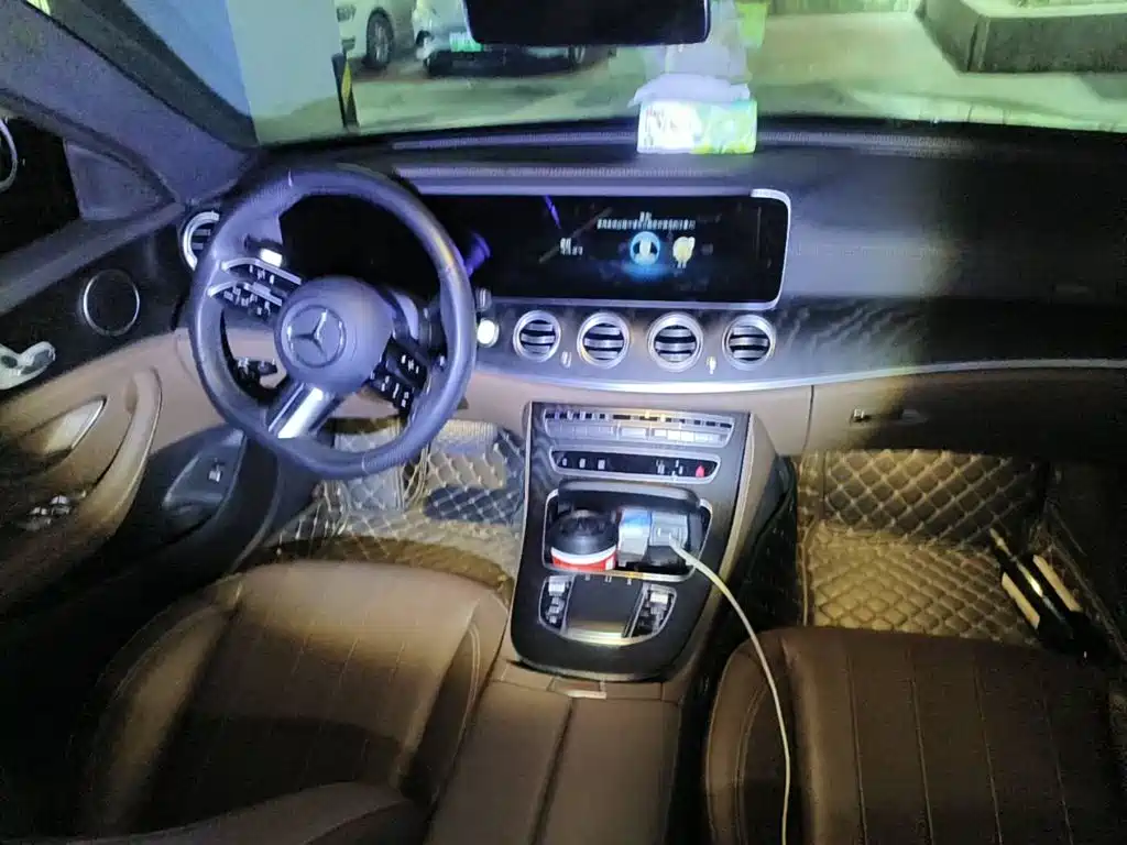 Mercedes-Benz E-Class, миниатюра 12