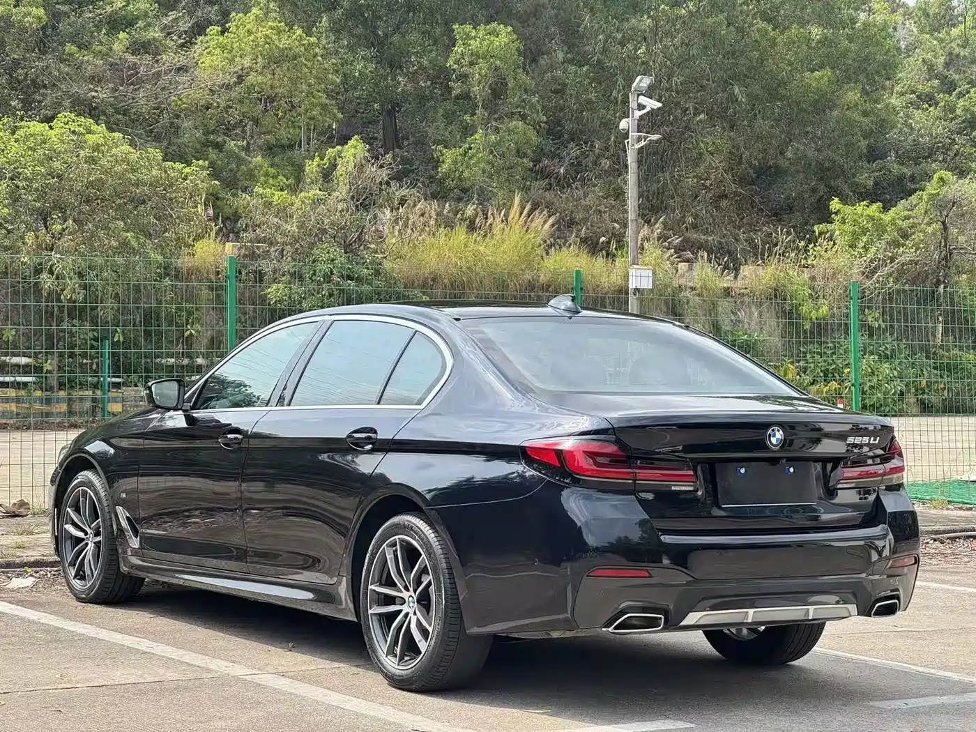 BMW 5 Series 2022 525Li M Sport Package фото 14