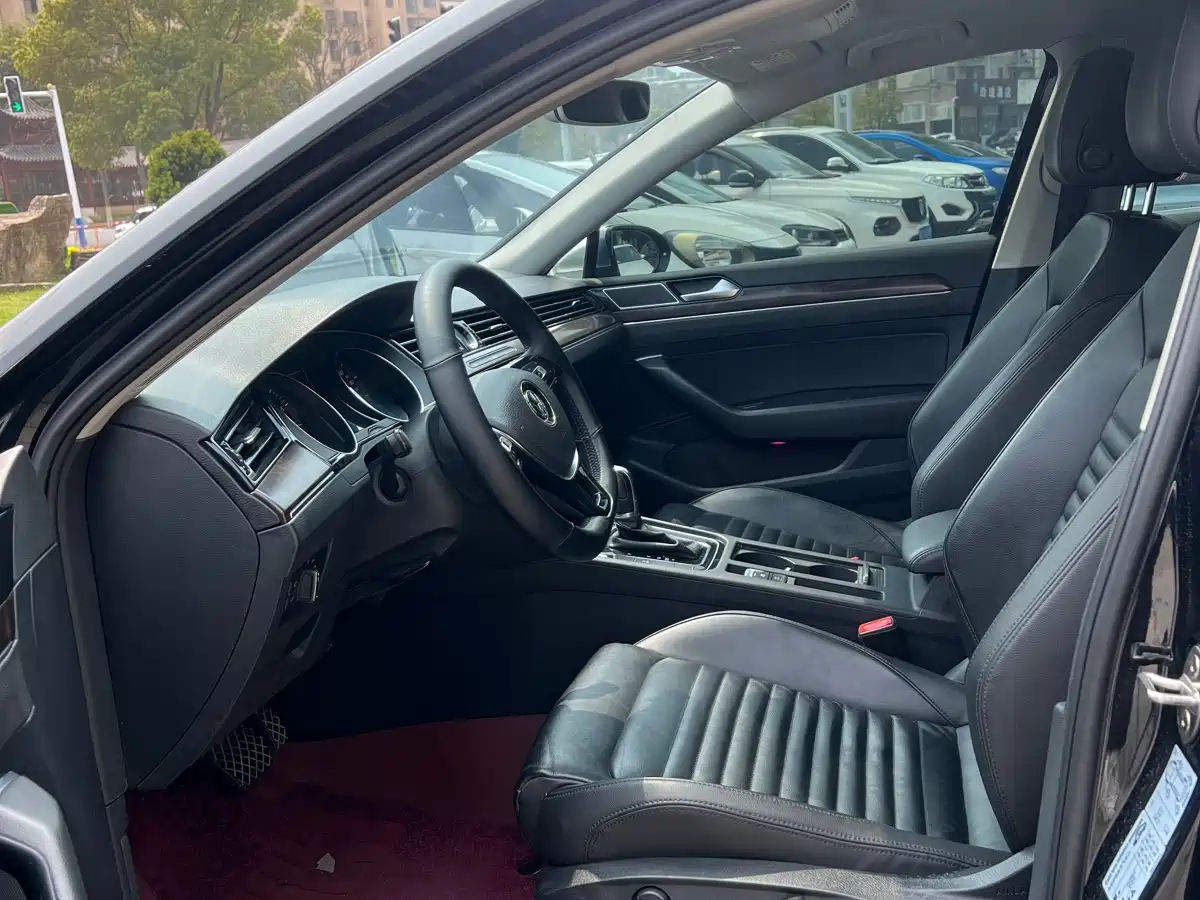 Volkswagen Magotan 2019 330TSI DSG Luxury Class China VI фото 7