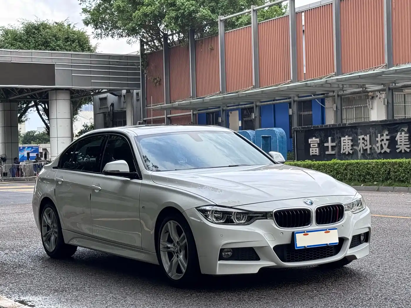 BMW 3 Series 2017 320Li M Sport фото 2