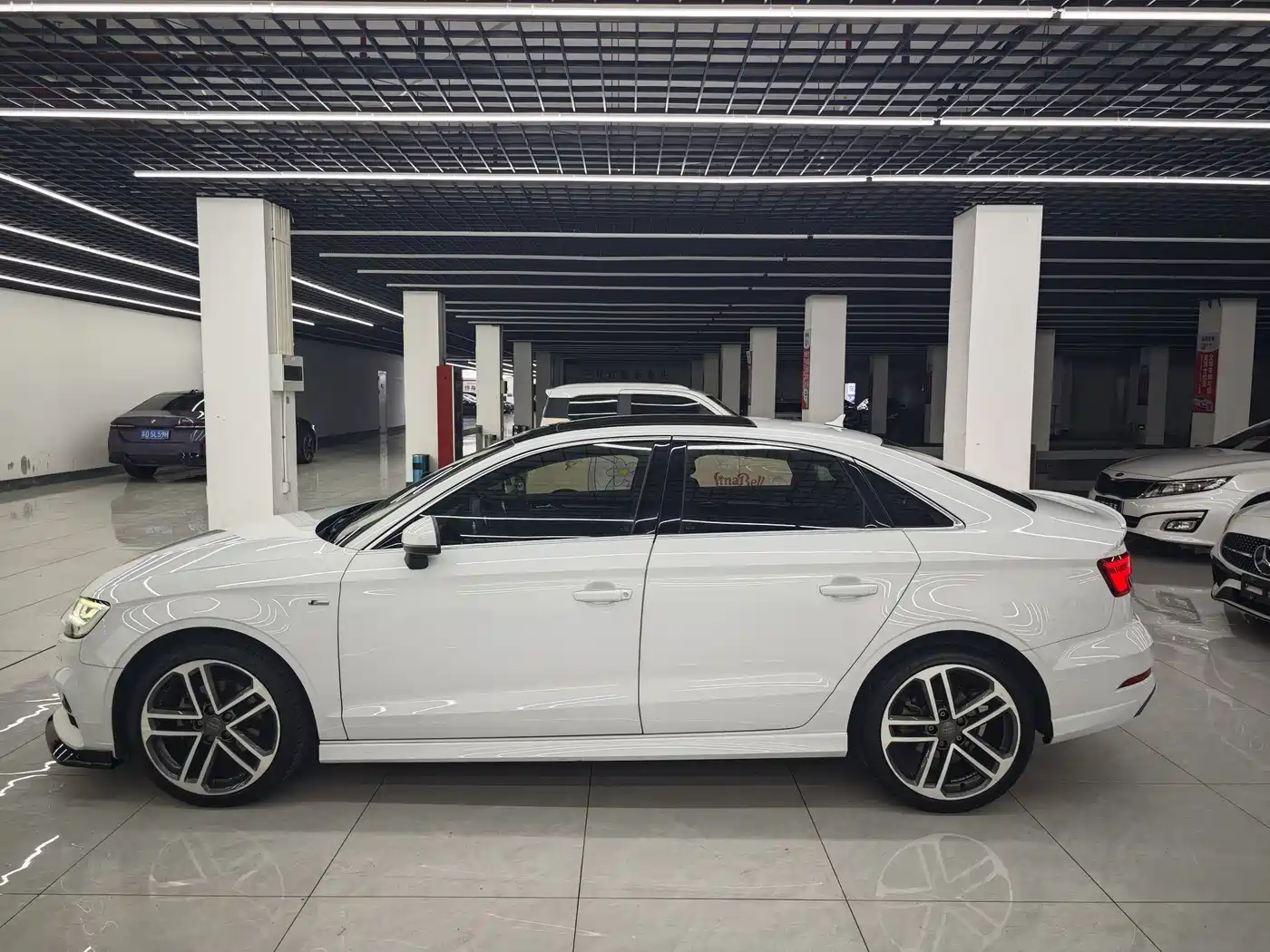 Audi A3 2018 30th Anniversary Limousine 35 TFSI Sport фото 4