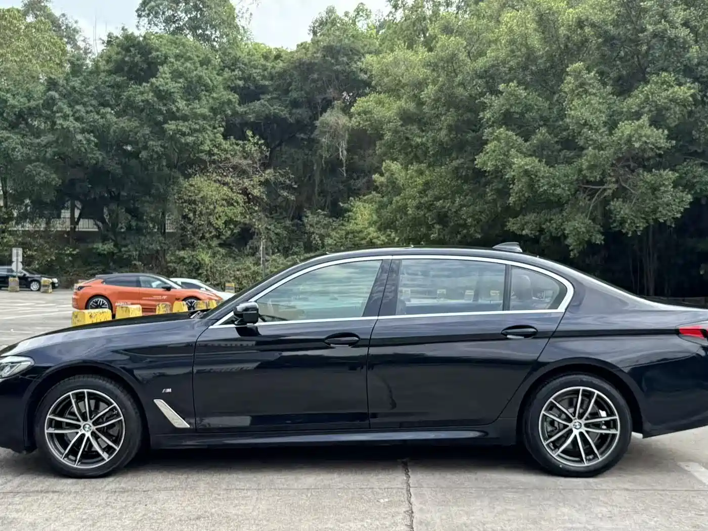 BMW 5 Series 2022 525Li M Sport Package фото 11
