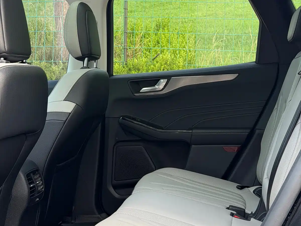 Ford Escape 2023 2020 EcoBoost 245 2WD Premium Edition