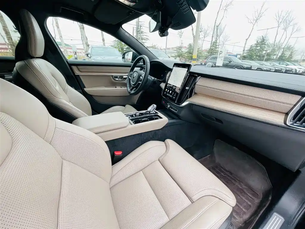 VOLVO S90 PLUG IN HYBRID