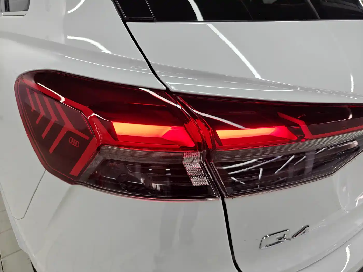 Audi Q4 e-tron 2025 2024 40 e-tron Creation Edition