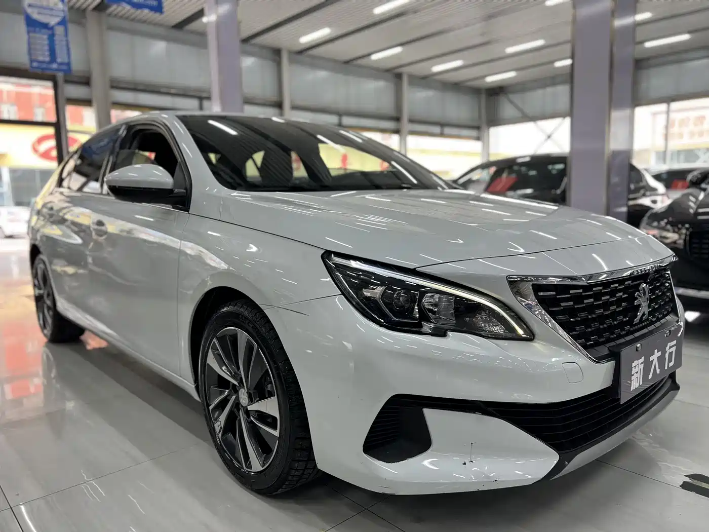 Peugeot 408 2019 360THP Auto Luxury Edition China VI фото 3