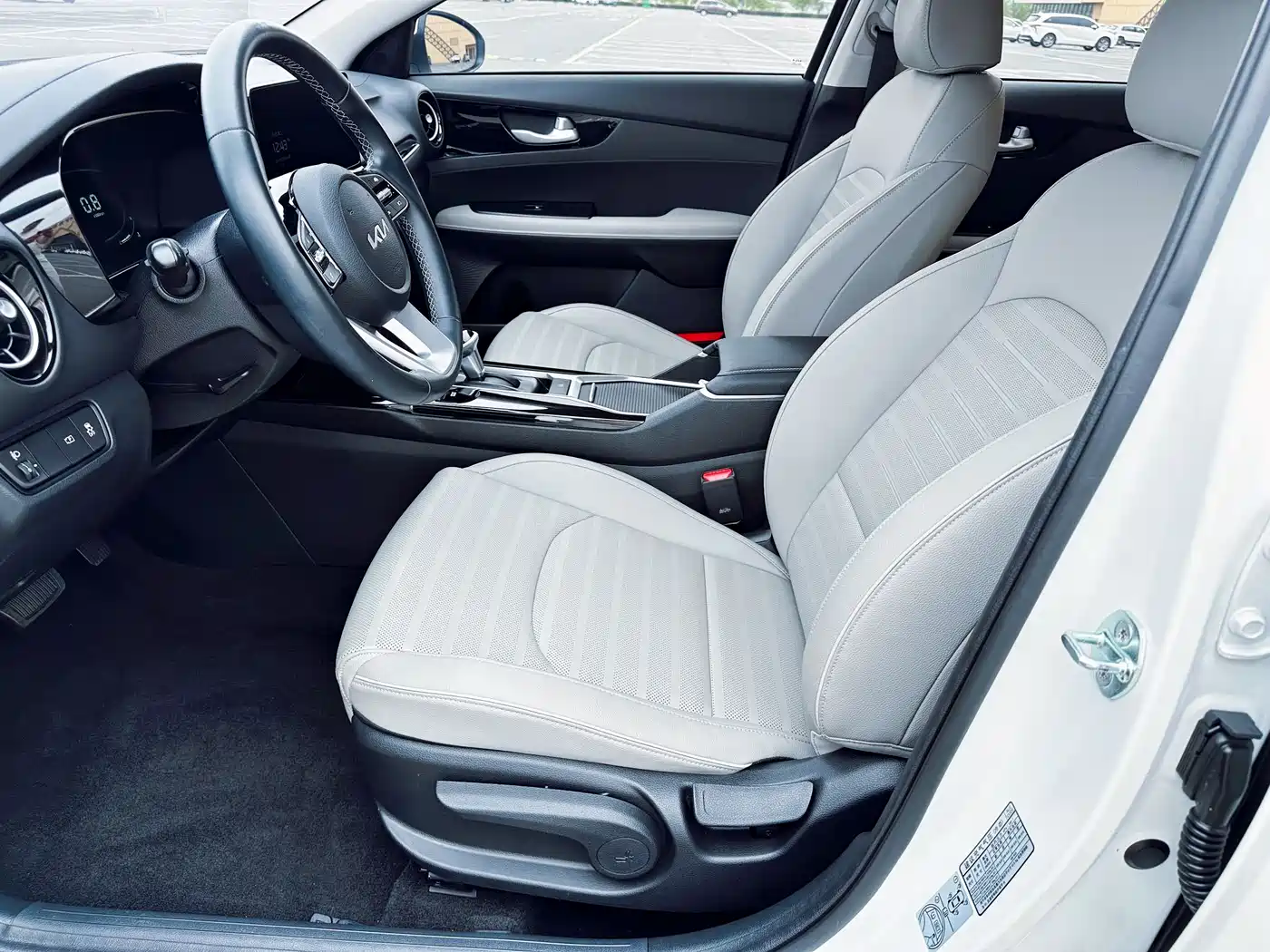 Kia K3 2023 Model 1.5L CVT Luxury Edition фото 19