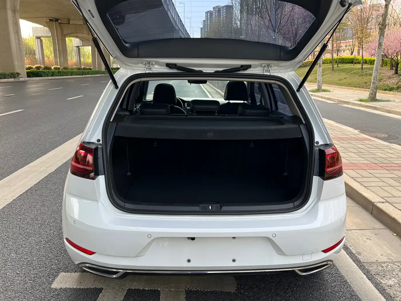 Volkswagen Golf 2018 230TSI Automatic Luxury фото 28