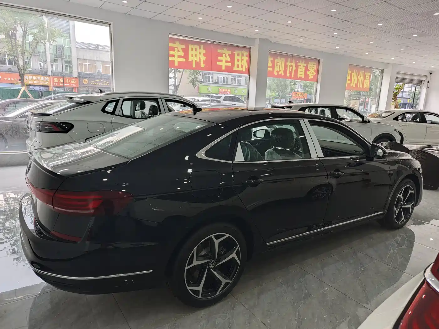 Volkswagen Passat 2026 Outstanding Edition 330TSI Starlight Elite Version фото 8