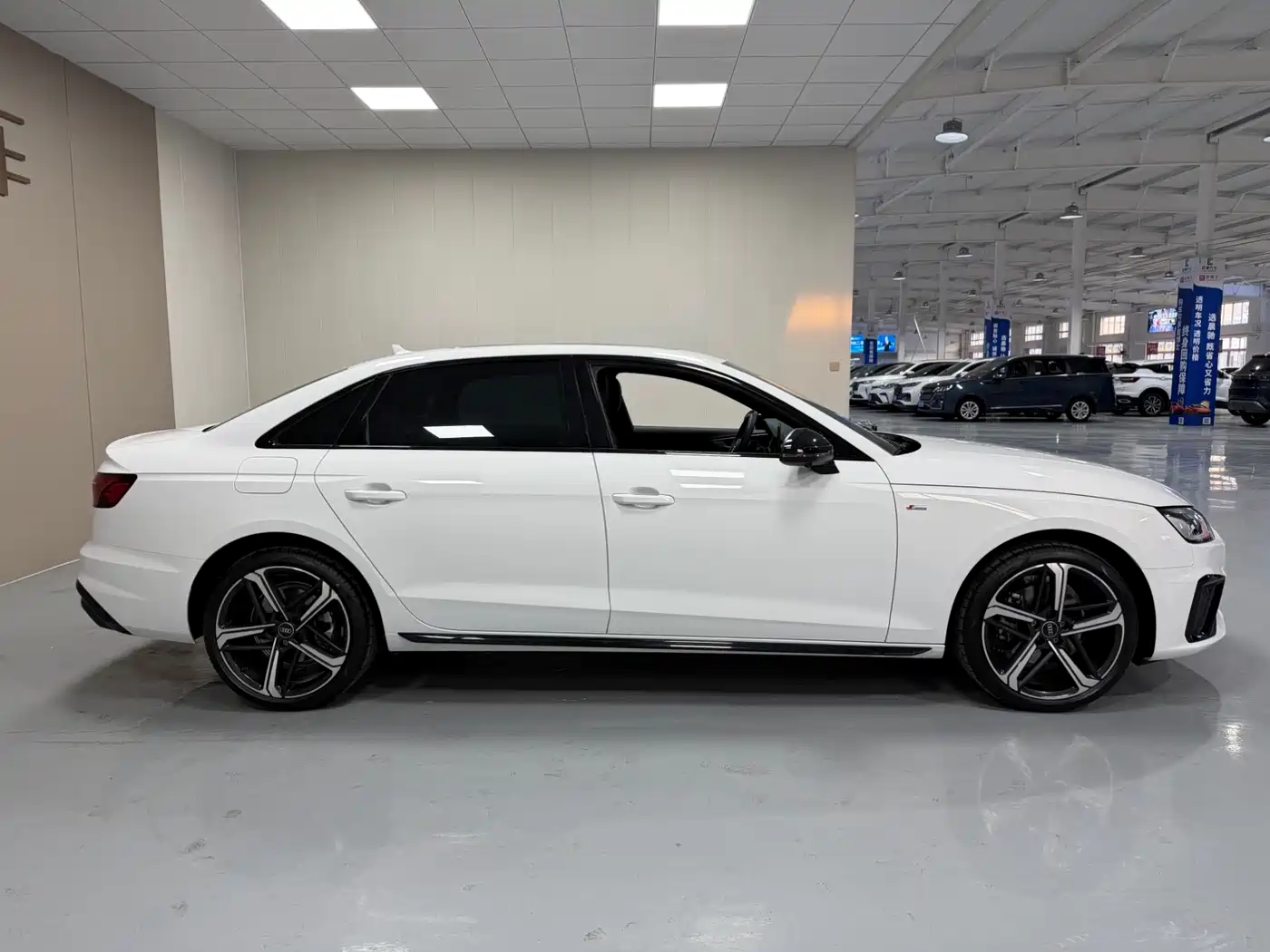 Audi A4L 2024 40 TFSI Luxury Dynamic фото 8