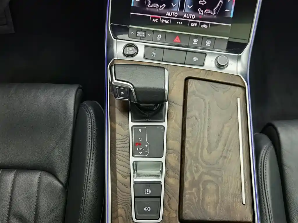 Audi A6L 2021 45 TFSI Exclusive Elegance фото 13