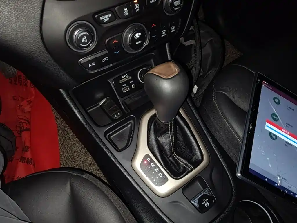 Jeep Cherokee 2018 2017 2.4L Leading Smart Edition