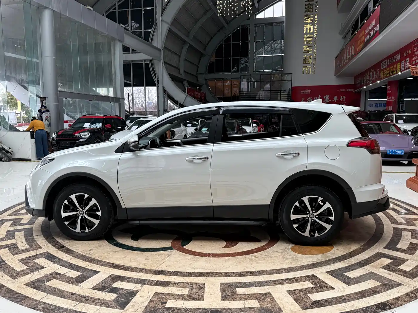 Toyota RAV4 Rongfang 2016 2.0L CVT 2WD Smart (China V) фото 7
