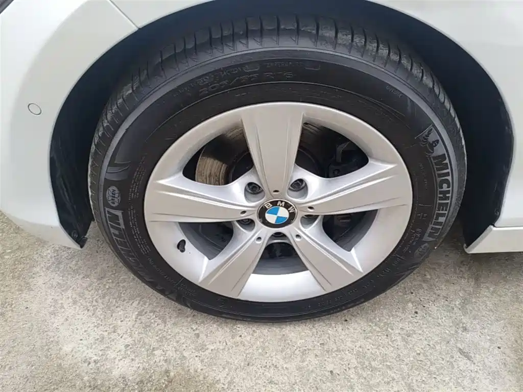 BMW 1 Series (Import) 2013 Facelift 118i Sport Model фото 23