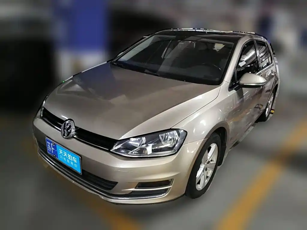 Фото 1 - Volkswagen Golf