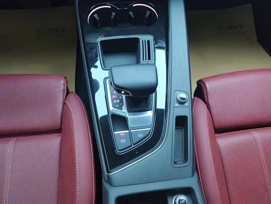 Audi A4L 2023 40 TFSI Luxury Sport фото 16